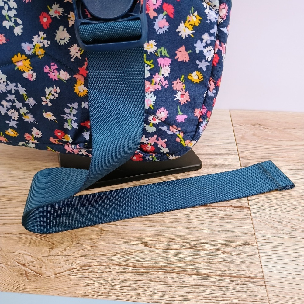 Vera Bradley Essentials Sling Backpack Scattered Wildflowers Navy Blue Quilted - Picture 3 of 12